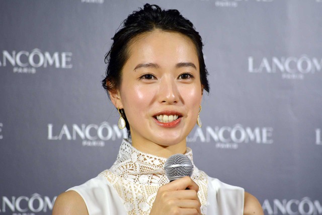戸田恵梨香「ランコム ファンデーション 新製品発表会」
