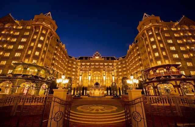 人気のダイニング「ディズニー・ダイニング・ウィズ・ザ・センス～ディズニー映画『リトル・マーメイド』より～」