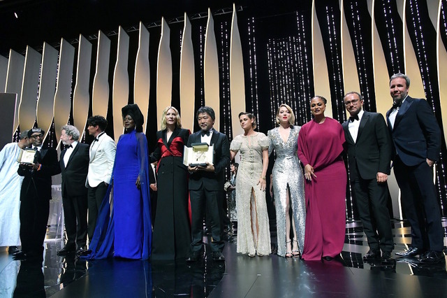 『万引き家族』第71回カンヌ国際映画祭　  (C)2018フジテレビジョン　ギャガ　AOI Pro.