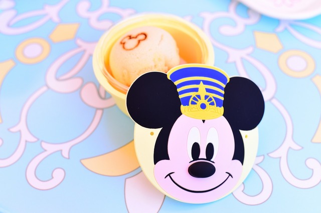 「カスタードケーキ（あずき＆ストロベリー）、スーベニアケース付き」（1000円）