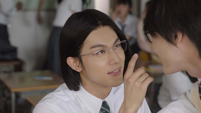 au STAR新CM「転校生」篇・細杉くん