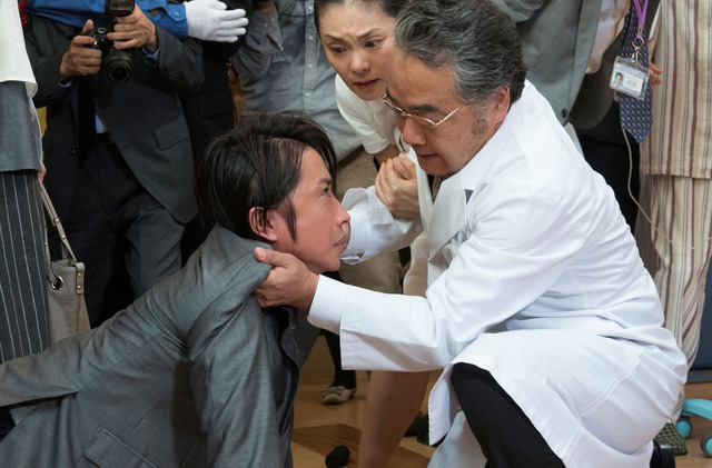 『22年目の告白―私が殺人犯です―』(C)2017 映画「22年目の告白－私が殺人犯です－」製作委員会