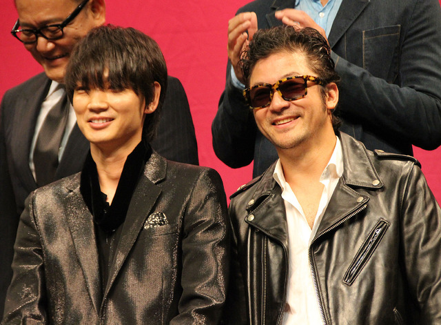綾野剛、浅野忠信／『パンク侍、斬られて候』完成披露舞台挨拶