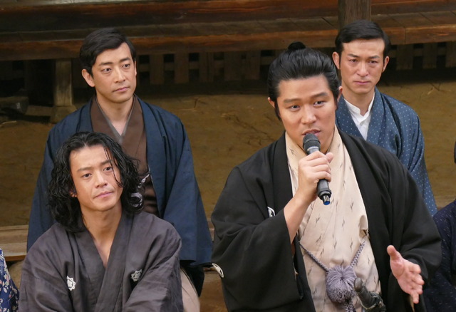 小栗旬、鈴木亮平