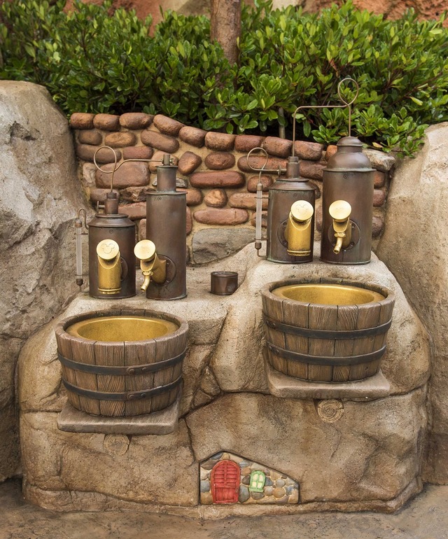 東京ディズニーランド「クリッターカントリー」ハンドウォッシングエリア