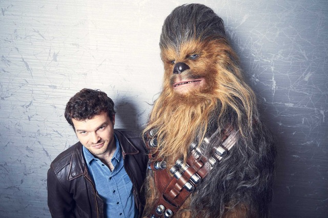オールデン・エアエンライク＆チューバッカ『ハン・ソロ／スター・ウォーズ・ストーリー』／photo：You Ishii