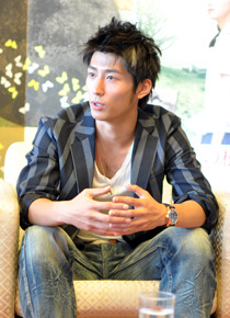 『サンザシの樹の下で』ショーン・ドウ　photo：Naoki Kurozu