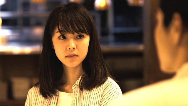 『寝ても覚めても』（C）2018 映画「寝ても覚めても」製作委員会/ COMME DES CINEMAS