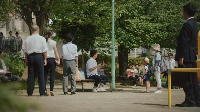 新CM「ファミマのあの曲で会話」篇30秒