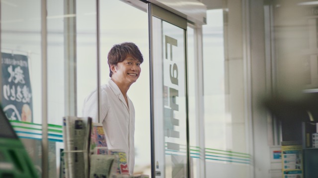 新CM「ファミマのあの曲で会話」篇15秒