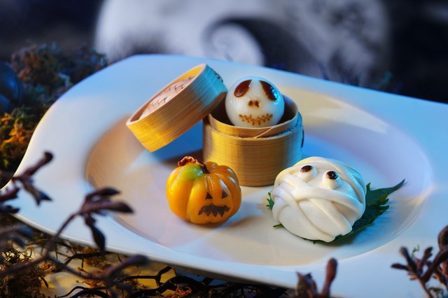 大勢のキャラクターと秋を満喫！「ディズニー・ハロウィーン・タイム」