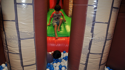 「カーズ・プレイグラウンド」 -(C) Disney/Pixar