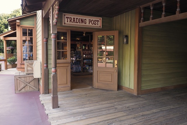 その写真館があるショップ「トレーディングポスト」☆