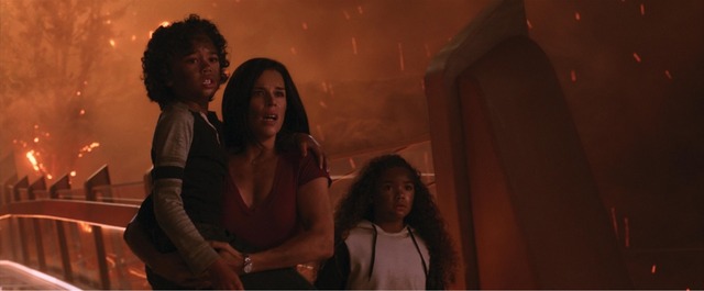 『スカイスクレイパー』(c) Universal Pictures