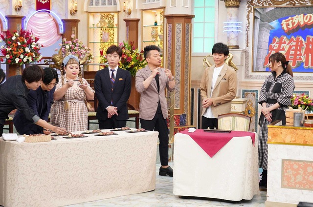 「行列のできる法律相談所」 (C) NTV