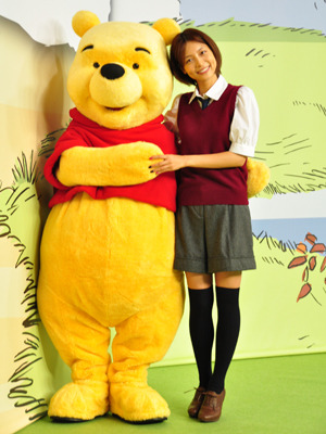 『くまのプーさん』公開記念イベントにて、相武紗季が“癒しの大使”に就任