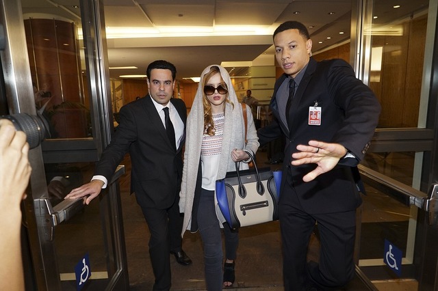 「FAMOUS IN LOVE」(c) Warner Bros. Entertainment Inc.