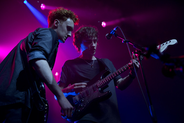 『モダンライフ・イズ・ラビッシュ ～ロンドンの泣き虫ギタリスト～』場面写真（C）Modern Life Pictures Limited 2016