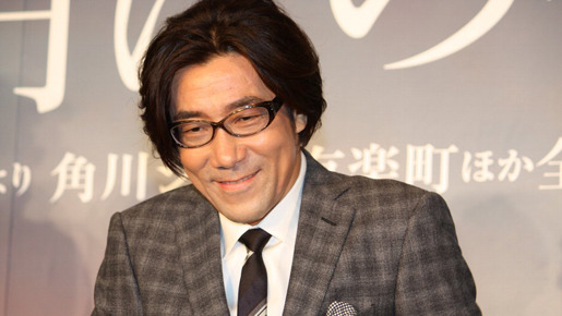 『夜明けの街で』完成報告会見