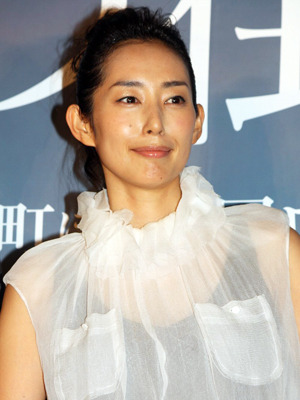 『夜明けの街で』完成報告会見