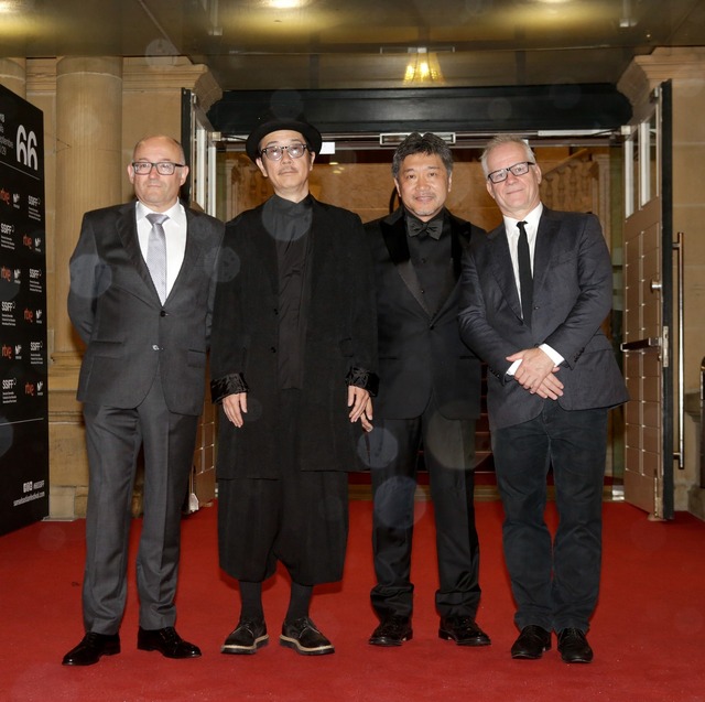 是枝裕和監督&リリー・フランキー サン・セバスチャン国際映画祭にて (C)Festival de San Sebastian. Photo Montse Castillo