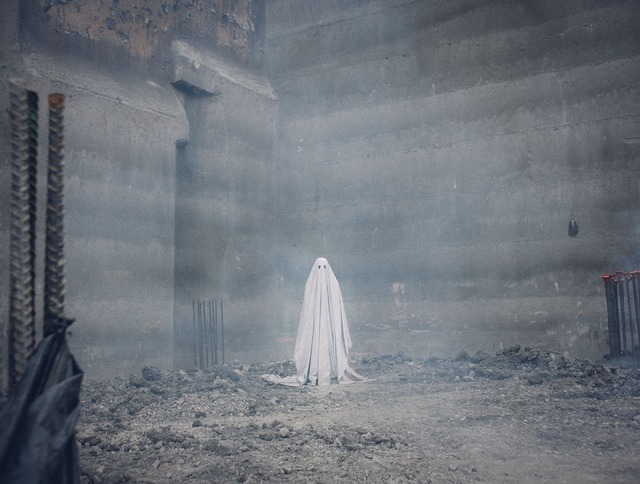 『A GHOST STORY/ア・ゴースト・ストーリー』(c)2017 Scared Sheetless, LLC. All Rights Reserved.