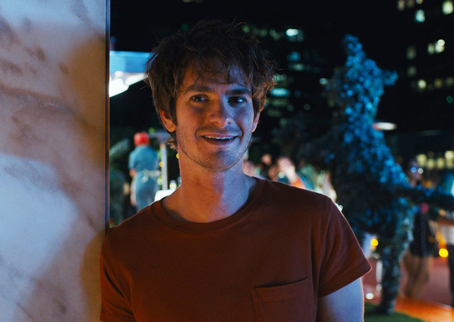 『アンダー・ザ・シルバーレイク』（C）2017 Under the LL Sea, LLC