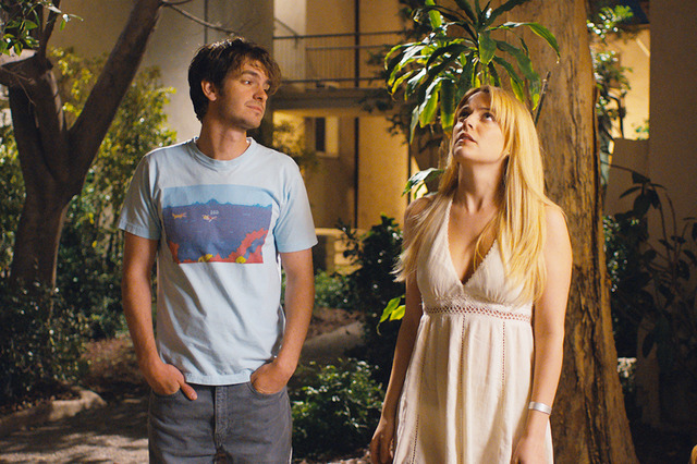 『アンダー・ザ・シルバーレイク』（C）2017 Under the LL Sea, LLC