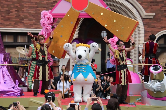 “こわかわハロウィーン”の昼のメインプログラム、「フェスタ・デ・パレード」☆