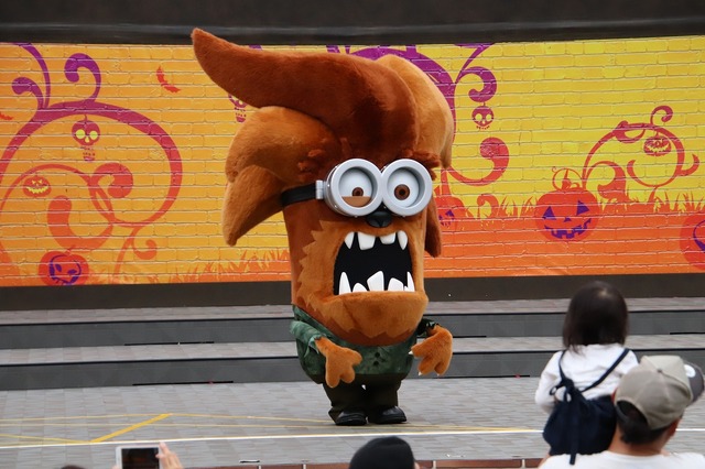 “こわかわハロウィーン”の昼のメインプログラム、「フェスタ・デ・パレード」☆