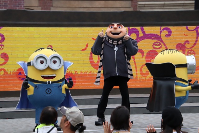 “こわかわハロウィーン”の昼のメインプログラム、「フェスタ・デ・パレード」☆