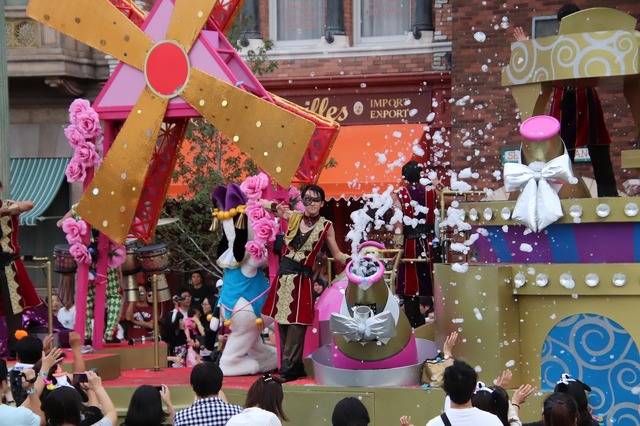 “こわかわハロウィーン”の昼のメインプログラム、「フェスタ・デ・パレード」☆