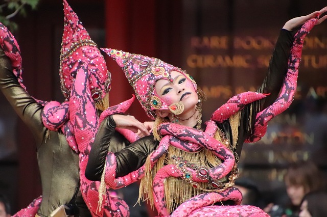 “こわかわハロウィーン”の昼のメインプログラム、「フェスタ・デ・パレード」☆