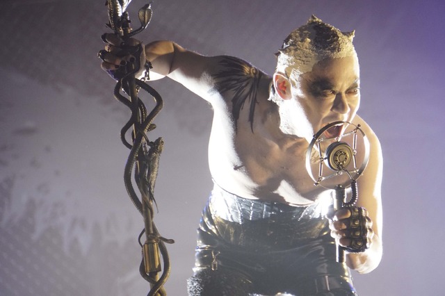 『音量を上げろタコ！なに歌ってんのか全然わかんねぇんだよ！！』（C）2018「音量を上げろタコ！」製作委員会