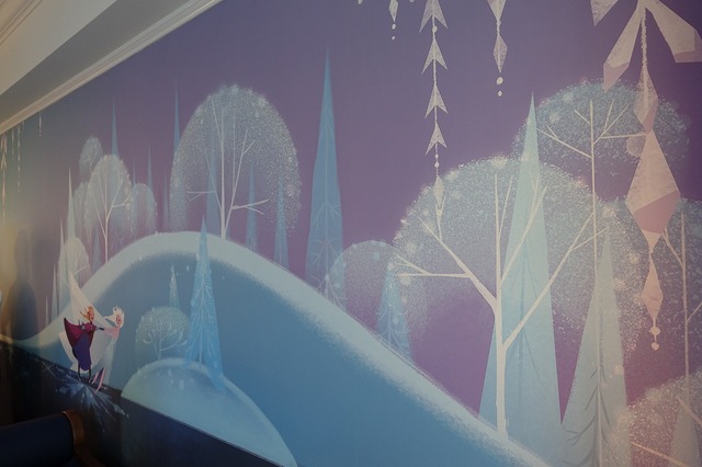 取材協力：香港ディズニーランド・リゾート