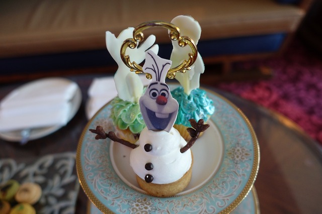 取材協力：香港ディズニーランド・リゾート