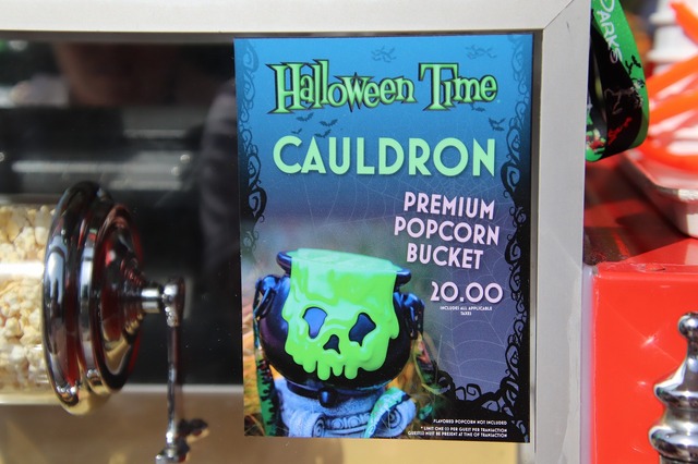 毎年恒例の秋のイベント「ハロウィーン・タイム」☆ As to Disney artwork, logos and properties： (C) Disney