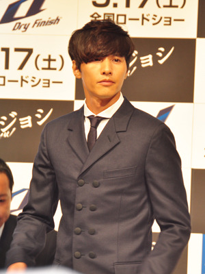 『アジョシ』来日会見