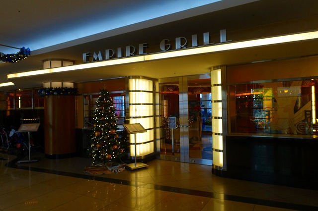 ＜“ディズニー・クリスマス”スペシャルディナー エメラルド（11/1～12/25）＞の提供がスタート。お値段15,000円