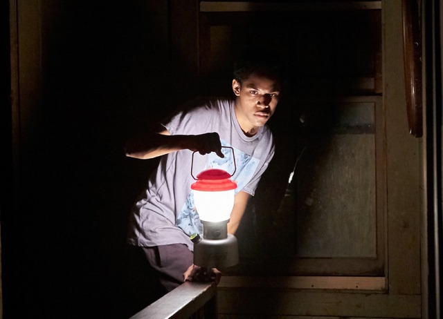 『イット・カムズ・アット・ナイト』　（C）2017 A24 Distribution,LLC