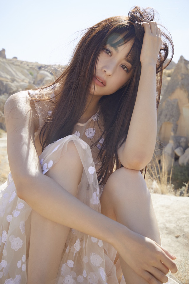 山本美月ファースト写真集「Mizuki」アザーカット