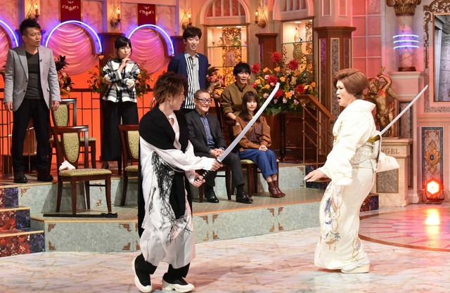 「行列のできる法律相談所」 (C) NTV