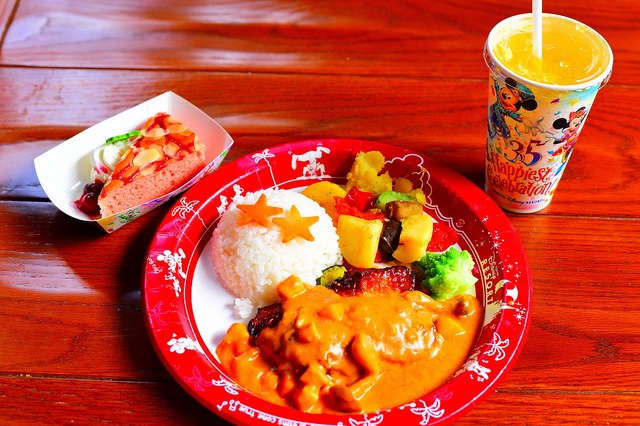 ディズニー パレ待ちしながら食べよう グランマ サラのキッチンのホリデー飯 Cinemacafe Net