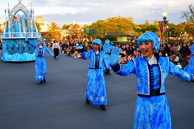 TDL定番パレード「ディズニー・クリスマス・ストーリーズ」☆(C) Disney