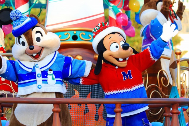 TDL定番パレード「ディズニー・クリスマス・ストーリーズ」☆(C) Disney