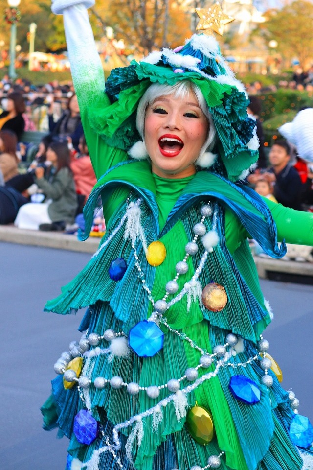 TDL定番パレード「ディズニー・クリスマス・ストーリーズ」☆(C) Disney