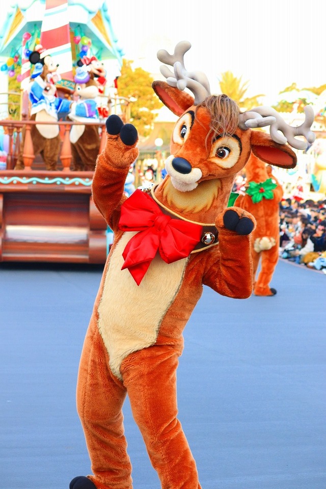 TDL定番パレード「ディズニー・クリスマス・ストーリーズ」☆(C) Disney