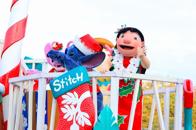 TDL定番パレード「ディズニー・クリスマス・ストーリーズ」☆(C) Disney