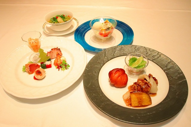 「“ディズニー・クリスマス”ランチコース（11/1～12/25）」4,200円☆(C) Disney