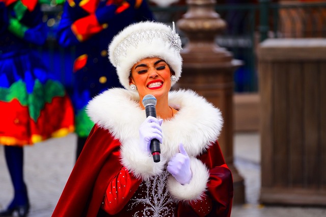 超人気ハーバーショー「イッツ・クリスマスタイム！」☆(C) Disney